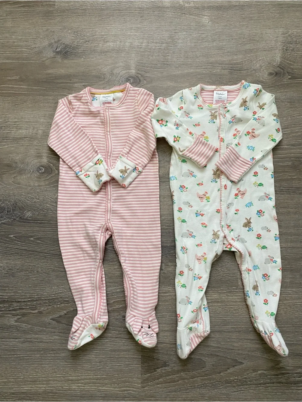 Baby Boden Baby Pink & Cream Floral Footed One-Piece Sleepers - 2 Pack